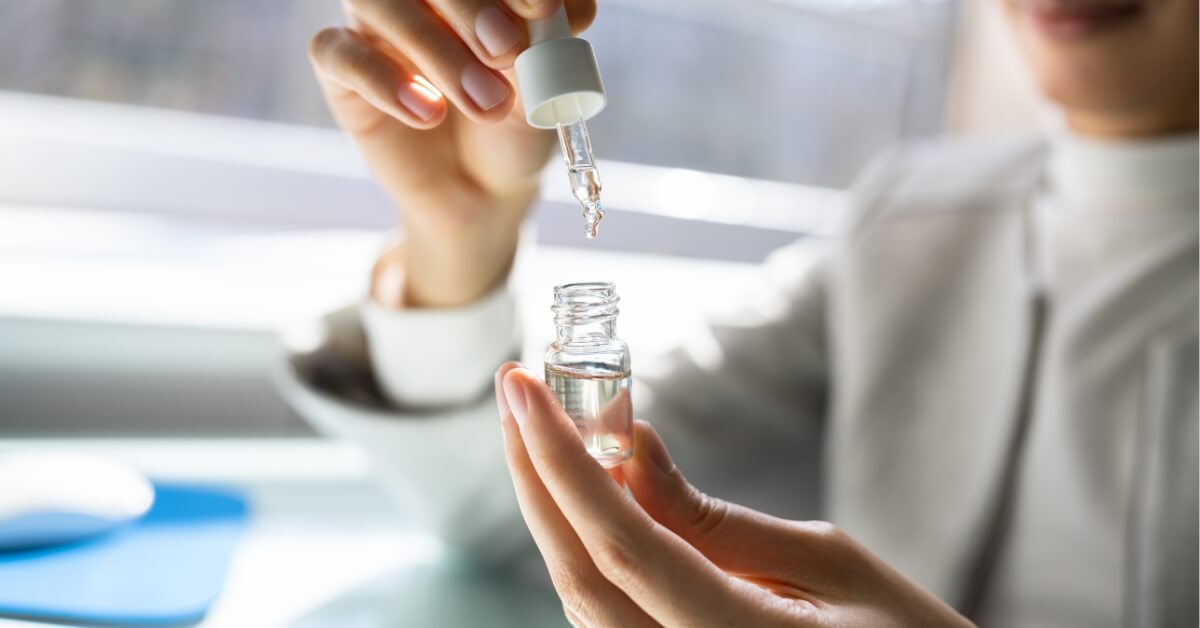 Natural Medicine Oil in Dropper Bottle